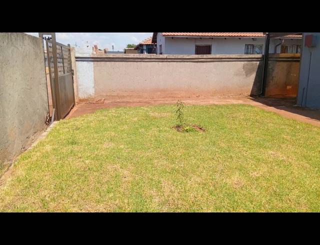 3 BEDROOM HOUSE FOR SALE IN PROTEA GLEN